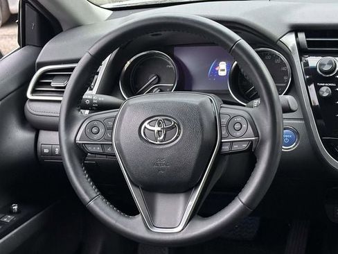 Used 2018 Toyota Camry XLE image 21