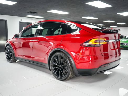 Used 2018 Tesla Model X 75D AWD/4WD image 3
