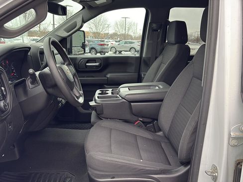 Used 2025 Chevrolet Silverado 2500 Custom w/ Custom Value Package image 17