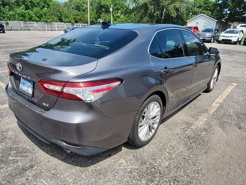 Used 2018 Toyota Camry XLE w/ Audio Package FWD image 5