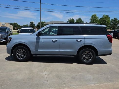 Used 2025 Ford Expedition Active AWD/4WD image 7