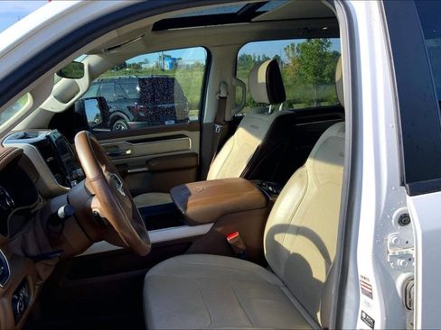 Used 2022 RAM 1500 Laramie w/ Laramie Southwest Edition RWD image 9