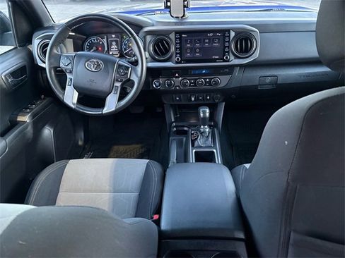 Used 2022 Toyota Tacoma TRD Off-Road image 13
