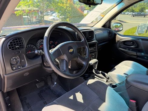 Used 2009 Chevrolet TrailBlazer LT RWD image 15