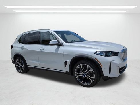 New 2026 BMW X5 xDrive40i w/ Climate Comfort Package AWD/4WD image 2