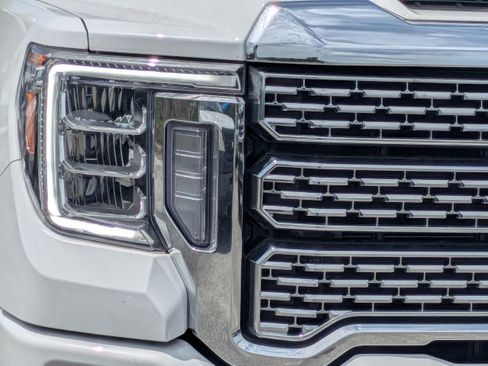 Used 2022 GMC Sierra 2500 Denali w/ Denali Ultimate Package AWD/4WD image 10