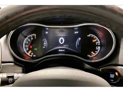 Used 2019 Jeep Grand Cherokee Limited w/ Luxury Group II image 21