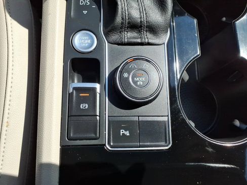 Used 2019 Volkswagen Atlas SEL AWD/4WD image 29
