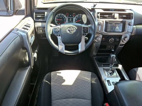 Used 2017 Toyota 4Runner SR5 AWD/4WD image 12