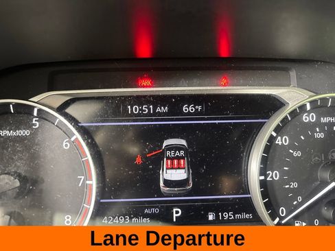 Used 2023 Nissan Rogue SV AWD/4WD image 15