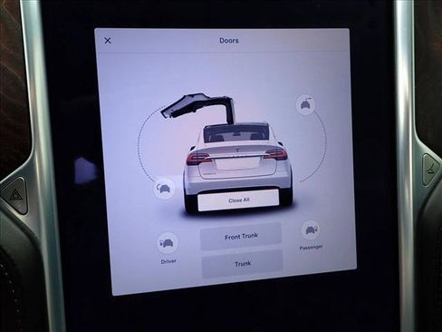 Used 2017 Tesla Model X 75D AWD/4WD image 17