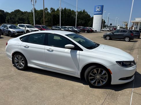 Used 2015 Chrysler 200 S w/ Navigation & Sound Group I FWD image 6