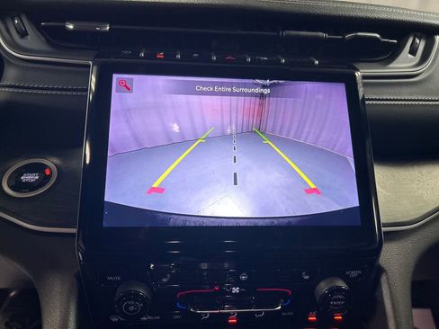 Used 2024 Jeep Grand Cherokee L Limited image 18