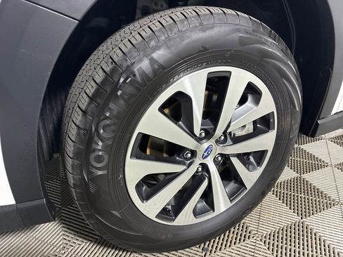 Used 2023 Subaru Outback Premium image 4