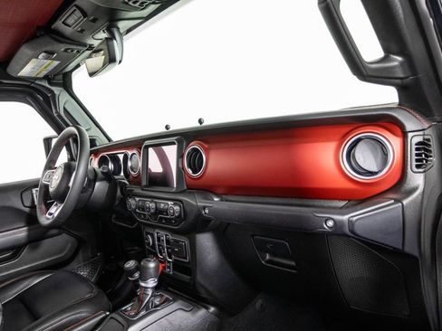 Used 2023 Jeep Gladiator Rubicon w/ LED Lighting Group AWD/4WD image 19