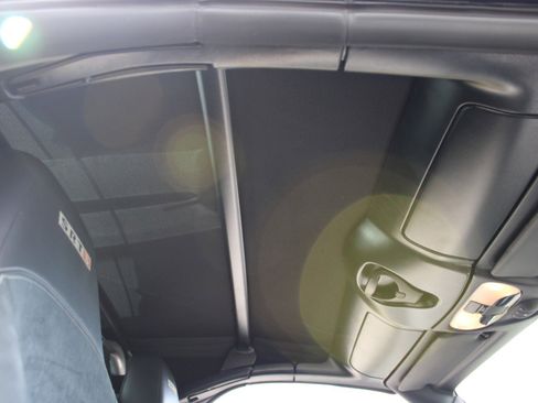 Used 2005 Chrysler Crossfire Convertible image 8