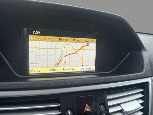 Used 2011 Mercedes-Benz E 350 4MATIC Sedan image 24