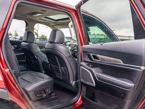 Used 2023 Kia Telluride EX w/ EX Captain's Chair Package image 15