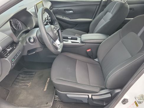 Used 2025 Nissan Sentra SV FWD image 4