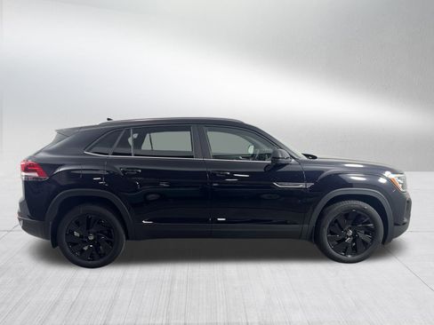 Certified 2025 Volkswagen Atlas Cross Sport SE image 8
