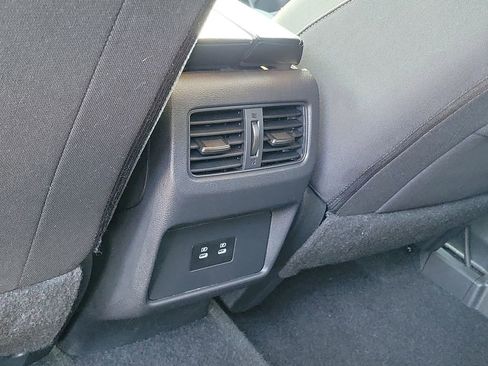 Used 2025 Nissan Rogue SV image 16