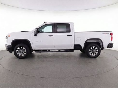Used 2021 Chevrolet Silverado 2500 Custom w/ Custom Value Package AWD/4WD image 8