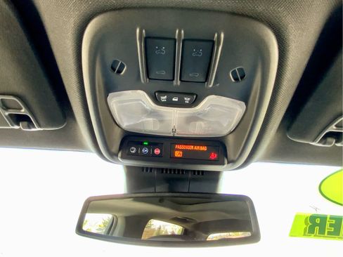Used 2024 Chevrolet Colorado Z71 w/ Z71 Convenience Package 2 AWD/4WD image 46