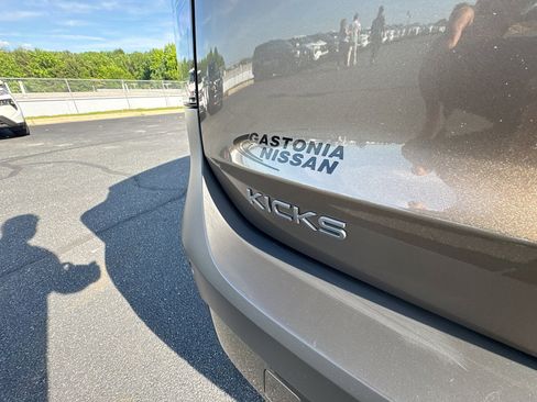 Used 2025 Nissan Kicks SR FWD image 34