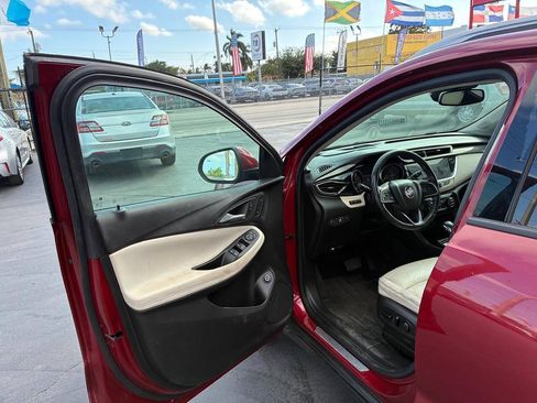 Used 2021 Buick Encore GX Essence w/ Advanced Technology Package FWD image 5
