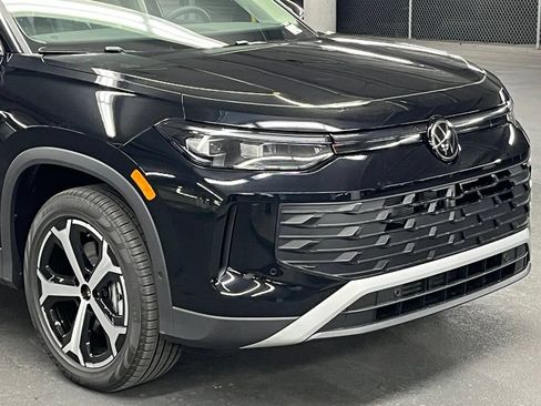 New 2026 Volkswagen Tiguan SE AWD/4WD image 42