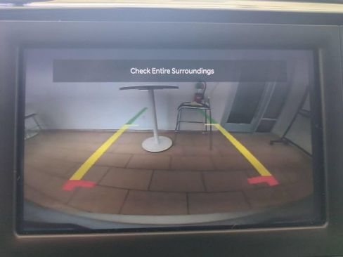 Used 2022 Chrysler Voyager LX FWD image 18