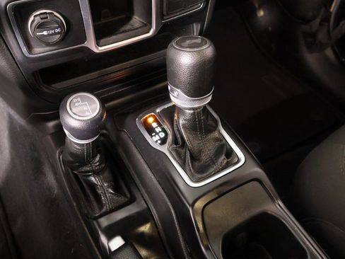 Used 2023 Jeep Wrangler Sport image 7