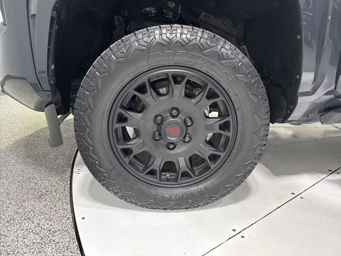 Used 2025 Toyota Tacoma SR5 AWD/4WD image 4