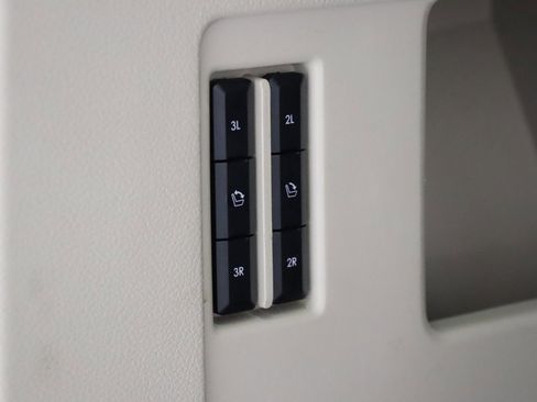 Used 2021 Lincoln Navigator Reserve w/ Luxury Package image 34