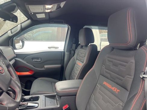 Used 2022 Nissan Frontier PRO-4X image 10