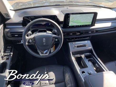 New 2026 Lincoln Aviator 2WD w/ Jet Appearance Package image 3