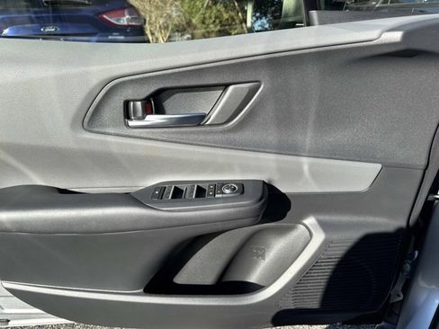 Used 2023 Toyota Prius XLE image 7