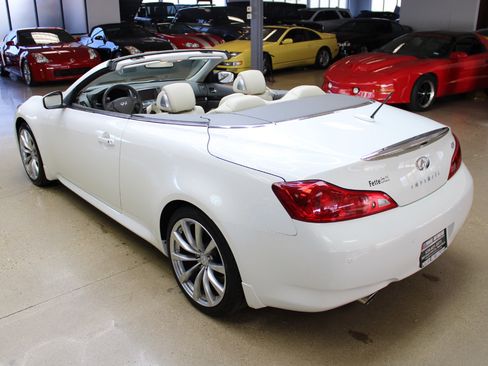 Used 2010 INFINITI G37 Sport w/ Premium Pkg image 4
