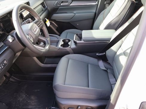 New 2026 GMC Terrain AT4 w/ Convenience Package III image 39