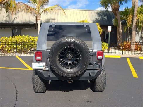 Used 2017 Jeep Wrangler Unlimited Sahara w/ Connectivity Group image 8