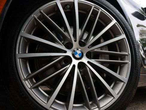 Used 2017 BMW 530i RWD image 36