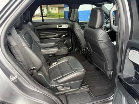 Used 2021 Ford Explorer ST w/ Equipment Group 401A AWD/4WD image 19