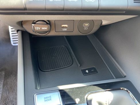 Used 2025 Hyundai Elantra Sport FWD image 22