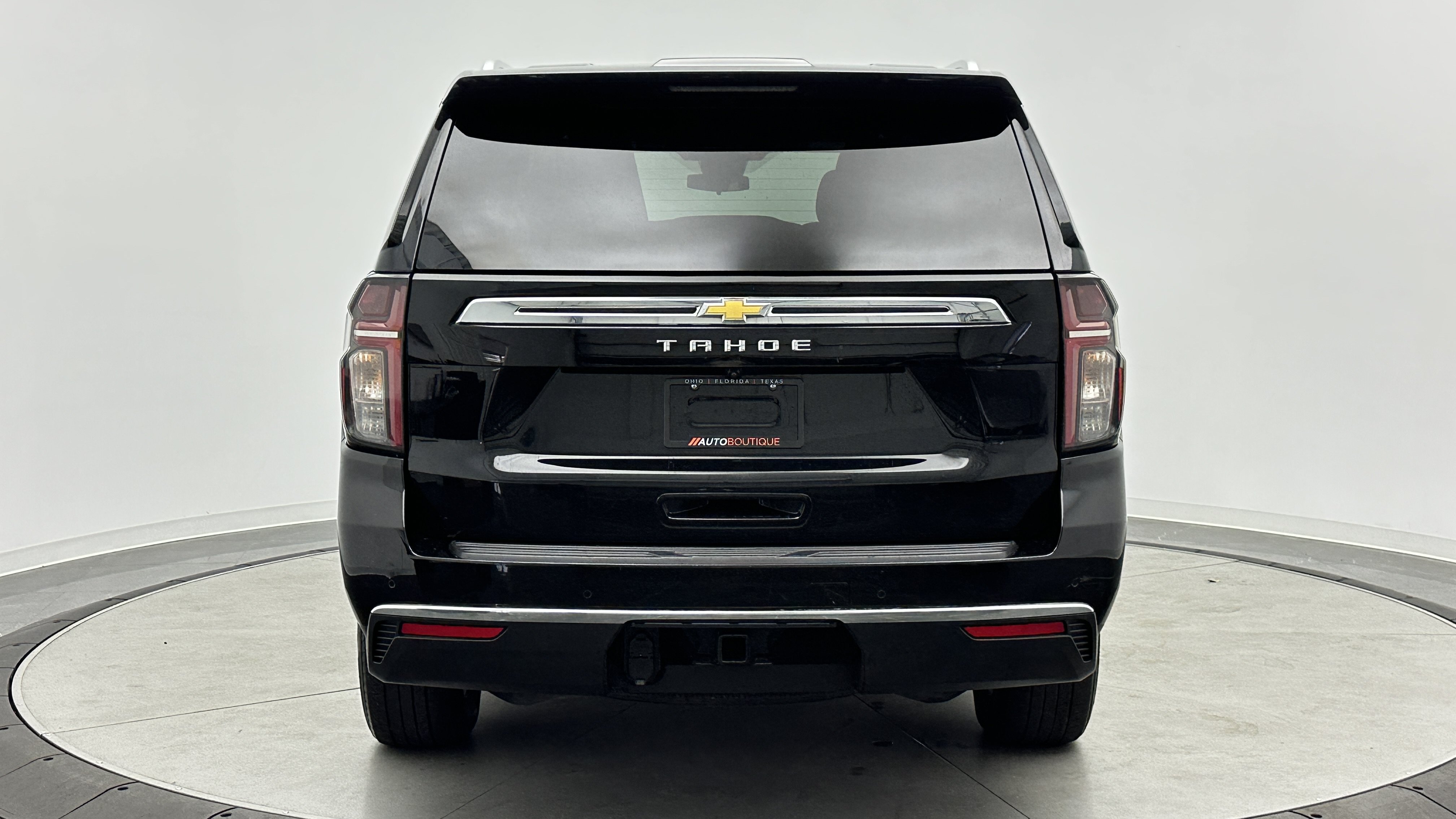 Used 2024 Chevrolet Tahoe LS RWD image 6