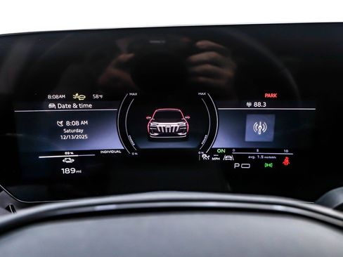 Used 2025 Audi Q6 e-tron Premium w/ Convenience Package image 19