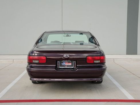 Used 1996 Chevrolet Impala SS RWD image 6