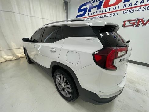 Used 2022 GMC Terrain SLT AWD/4WD image 10