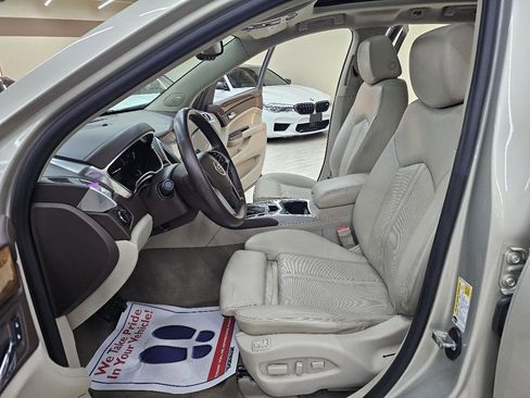 Used 2015 Cadillac SRX Luxury w/ Driver Awareness Package image 17