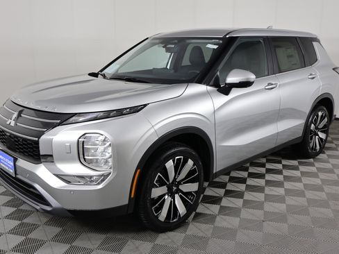 New 2026 Mitsubishi Outlander SE AWD/4WD image 10