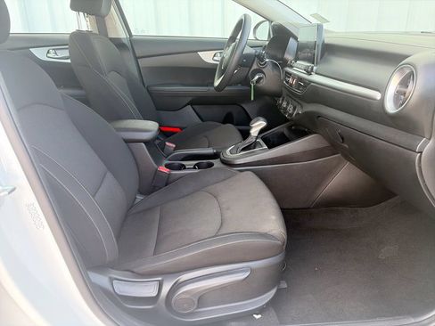 Used 2024 Kia Forte LXS FWD image 28